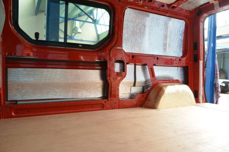 Camper Isolation Glowny kwadrat